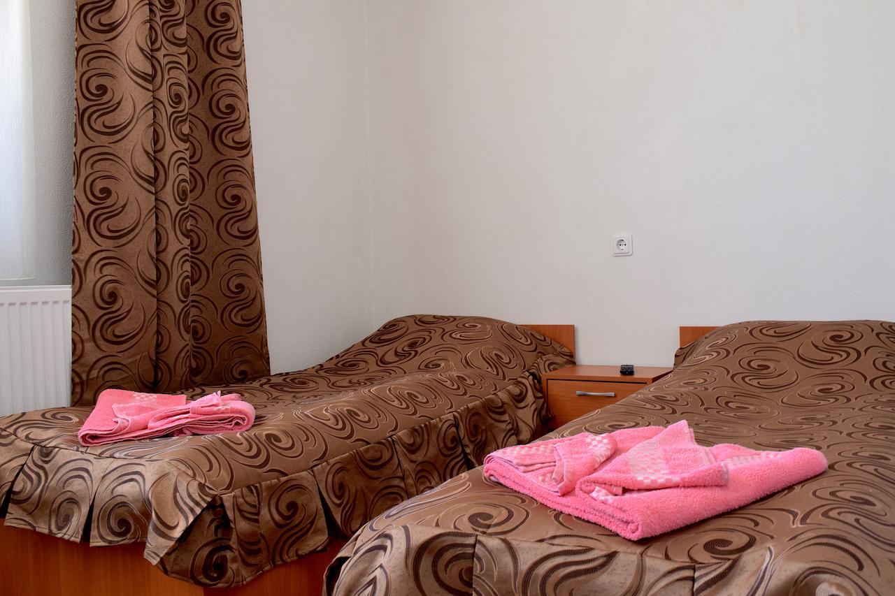 Complex Pele Hotel Zmeitsa Bagian luar foto