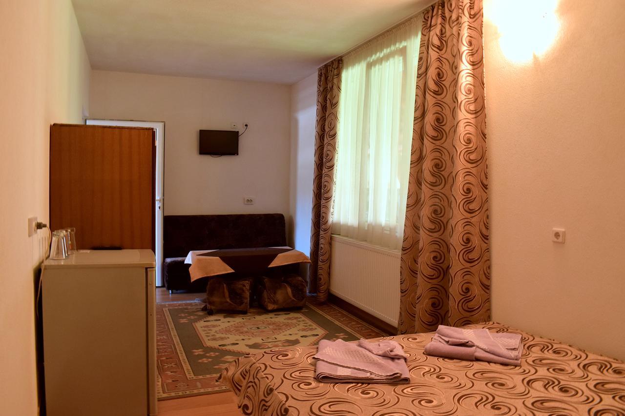 Complex Pele Hotel Zmeitsa Bagian luar foto