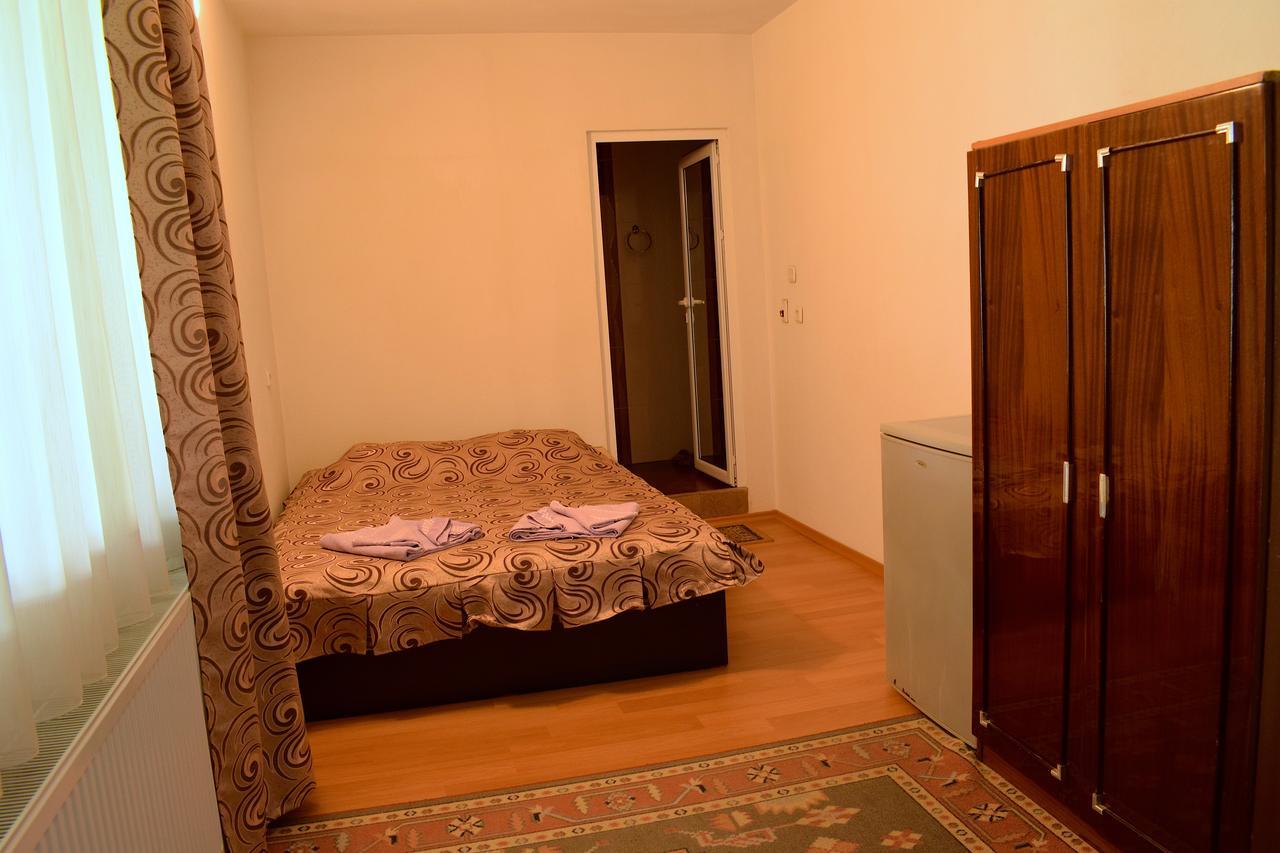 Complex Pele Hotel Zmeitsa Bagian luar foto